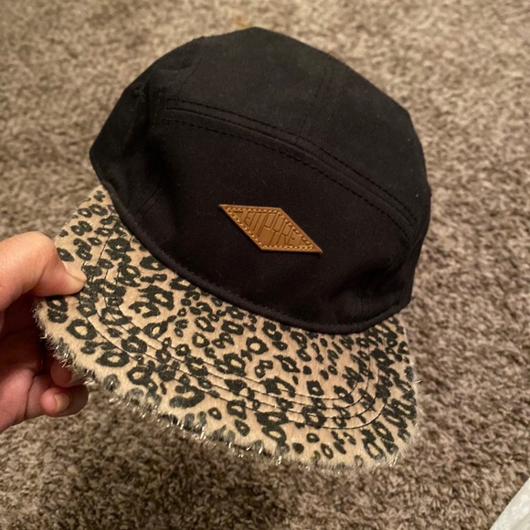 $10 HATS UNISEX - Picture 6 of 15